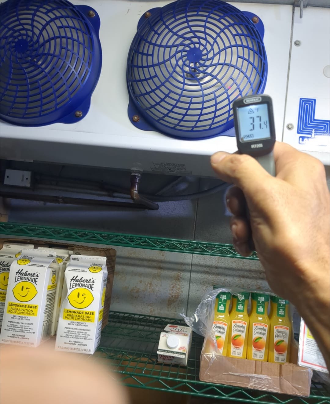 Walk-in refrigeration temperature control service